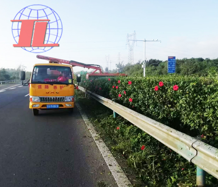 山东绿化修剪车