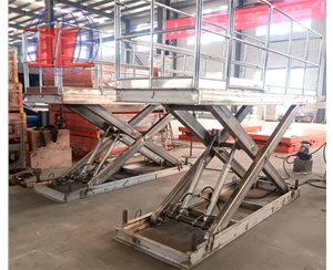 山东不锈钢升降机